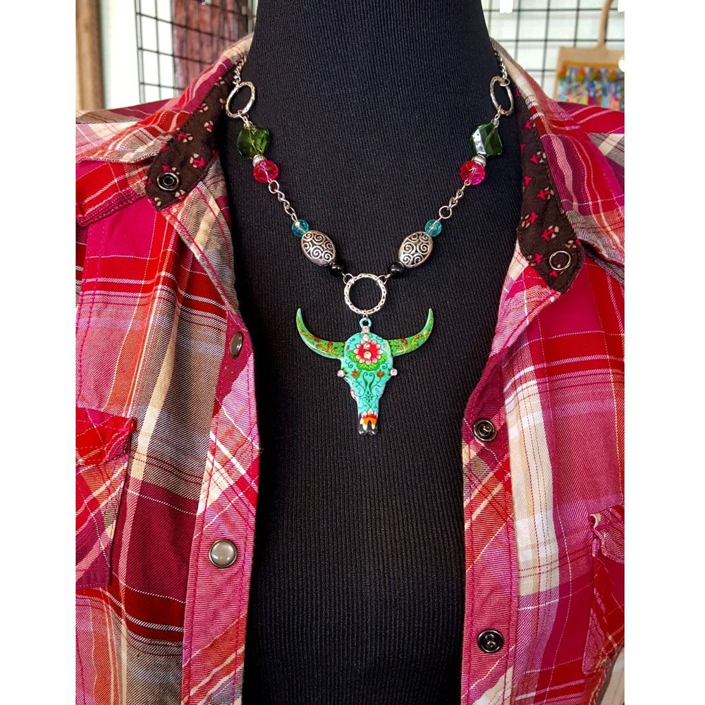 Artisan Hand Crafted Necklace. Southwestern Steer-Skull Turquoise Fuchsia Silver - Picture 1 of 6